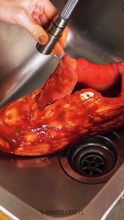 Turn Your Boring Trainers Into An Awesome Shoe-Bag! Shorts