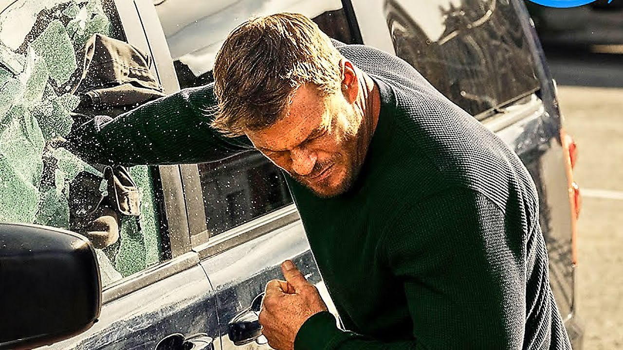 REACHER Saison 2 "Jack Reacher met KO un voleur de voitures"