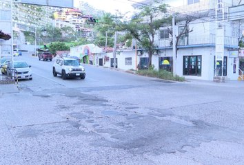 En plena Zona Romántica, calles están destrozadas