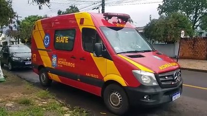 Homem fica ferido ao cair de moto na Rua Paraná no Coqueiral