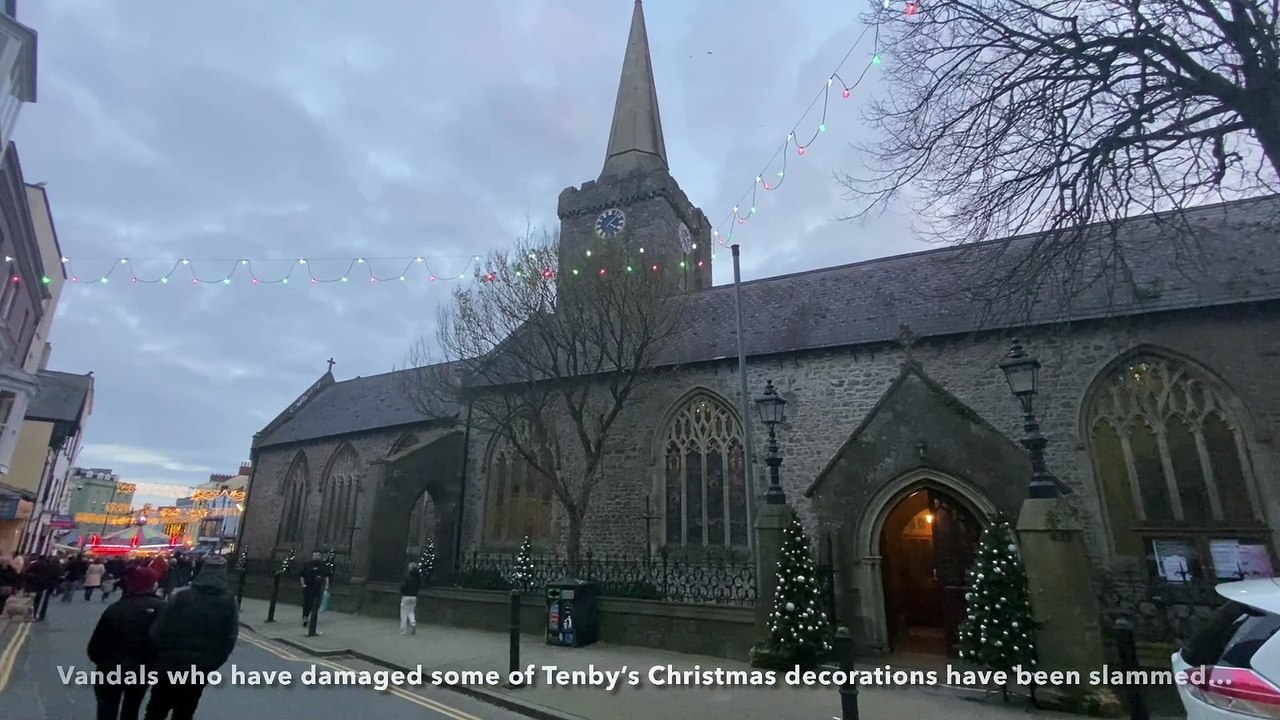Vandals target Tenby's Christmas decorations