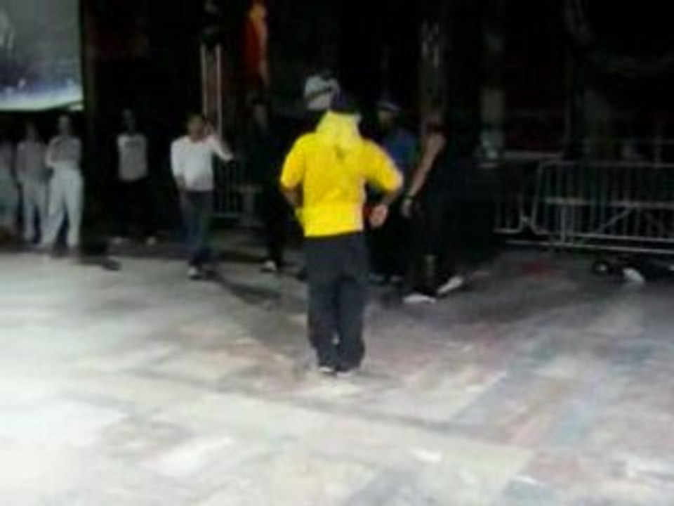 Manu Of Stand Up (Gala Staps)