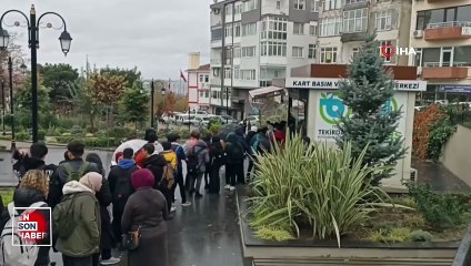 Tekirdağ'da "kart güncelleme" kuyruğu: Soğukta beklediler