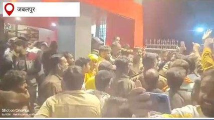 जबलपुर: मटर की कीमत को लेकर किसानों का फूटा गुस्सा, किया सड़क जाम