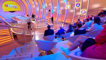 Après une année de combat contre le cancer, Marion, candidate de "Chacun son tour" revient ce midi sur France 2, le crâne rasé et pleine d'espoir : "Je me suis dit que ça pourrait faire du bien à d'autres femmes"