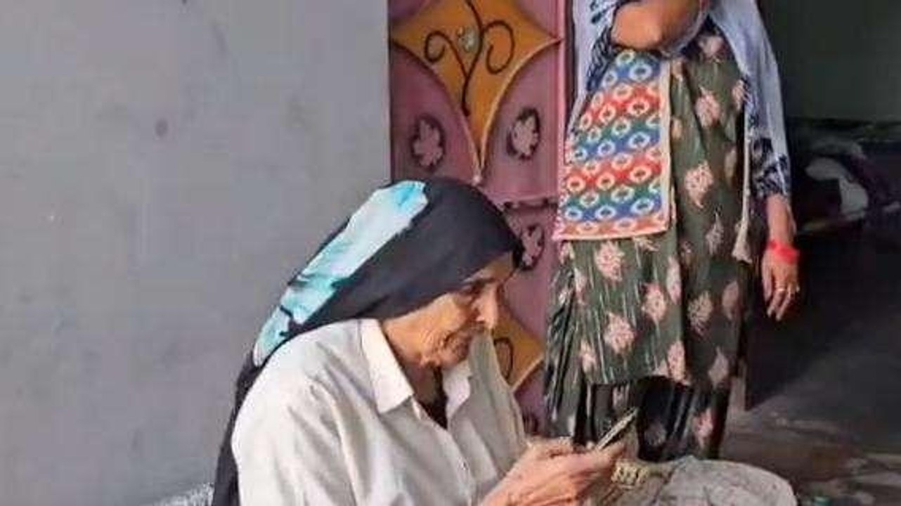 हापुड़: बंद मकान को चोरों ने बनाया निशाना,ढाई लाख रूपये की नकदी चोरी