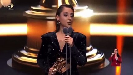 Cumhurbaşkanı Başdanışmanı sokak hayvanlarını savunan oyuncuyu hedef aldı