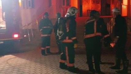 Öğrenci yurdunda yangın: 16 kişi hastanelik oldu