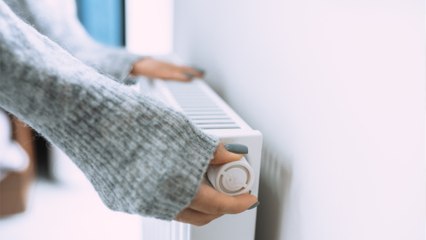 Faut-il réellement baisser, voire éteindre son chauffage lors de son absence ?