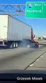 Un automobiliste se retrouve coincé sous un camion et s'en sort miraculeusement