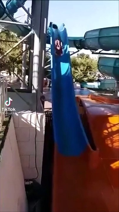 Un toboggan un peu dangereux
