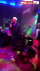 Mekanları gezerek dini uyarılar yapan tebliğciler bu kez pavyonda görüntülendi