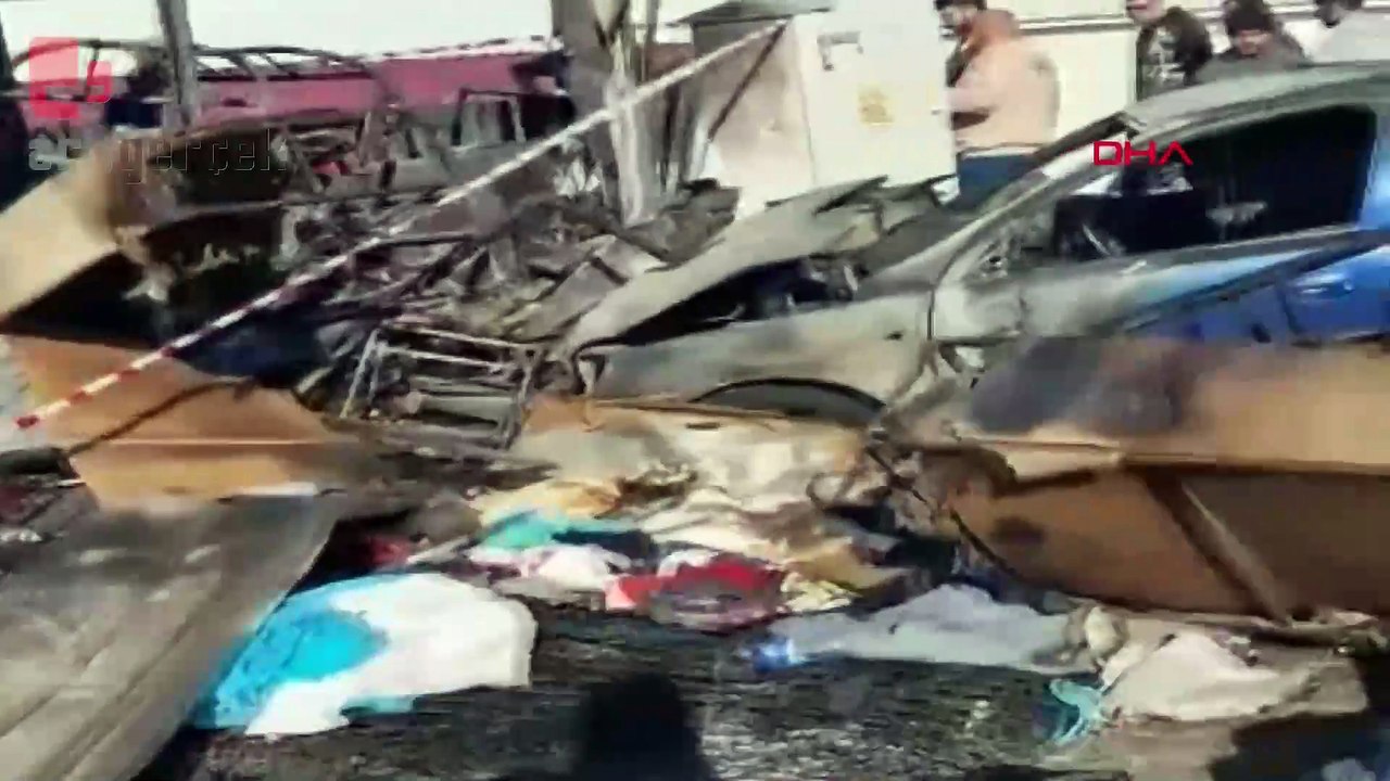 Hatay'da prefabrik yangını... 8 prefabrik ev zarar gördü