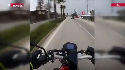 Otomobil sürücüsünün hatalı dönüşü kazaya neden oldu