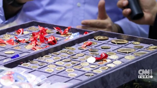 Altın tarihi zirveye koşuyor! Finans analisti yeni yıl tahminini açıkladı