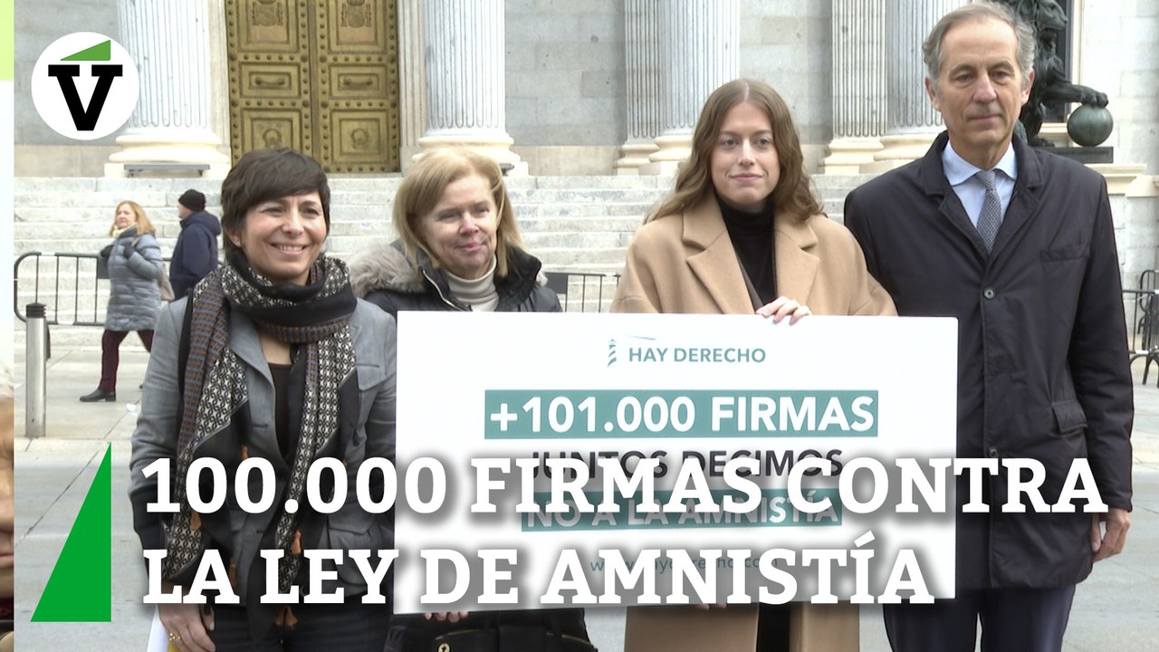 La fundación 'Hay Derecho' lleva al Congreso más de 100.000 firmas contra la Ley de Amnistía
