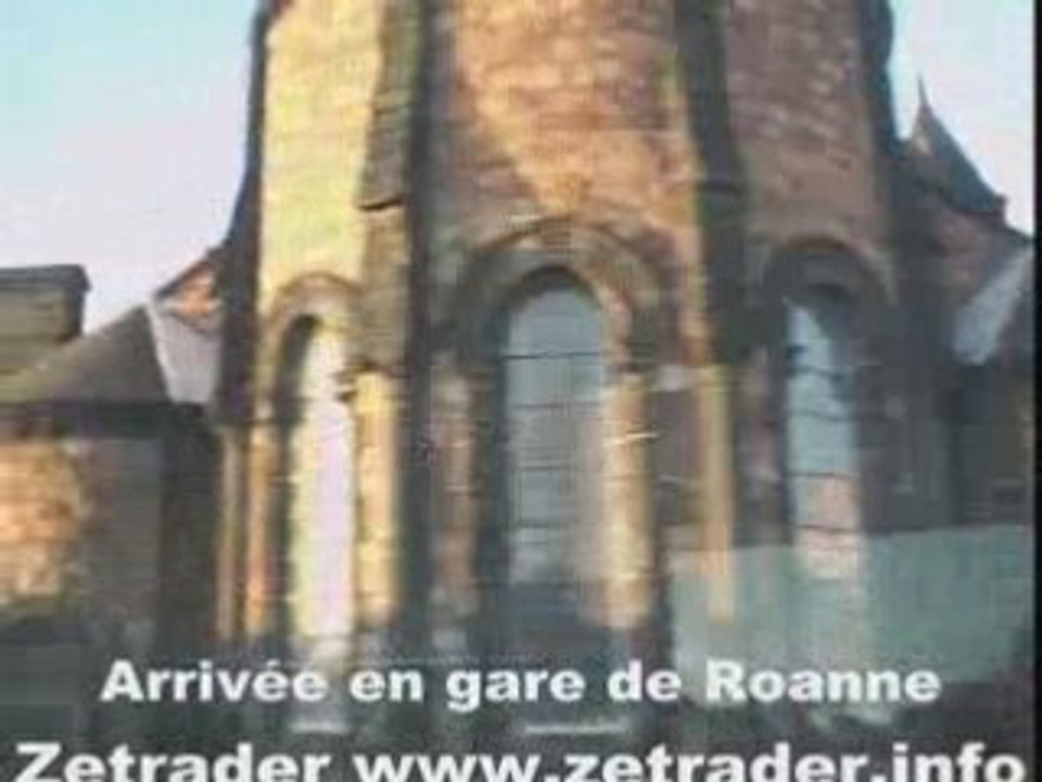 Arrivée Gare de Roanne avec train ter en proven...