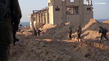 شاهد: الجيش الإسرائيلي ينشر فيديو يقول إنه لقواته أثناء توغلها جنوبا داخل قطاع غزة
