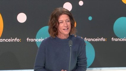 "Des racines et des ailes" proposent de revivre la construction du château de Versailles grâce à l'IA : "On a fait de l'over-painting", explique Carole Gaessler