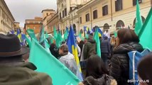 Medici e infermieri da tutta Italia manifestano in piazza a Roma