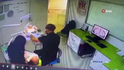 Deprem esnasından çarpıcı görüntüler...Birisi hastasını kucaklayıp kaçtı, diğeri çayını içmeyi sürdürdü