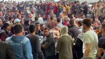 مصابون فلسطينيون يصلون إلى مستشفى ناصر في خان يونس