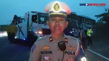 Bus Terguling Usai Tabrak Truk di Tol Surabaya-Gempol