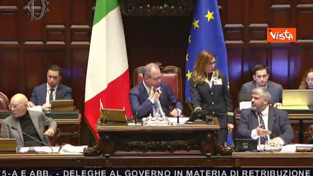 Salario minimo, Fratoianni: Ritiro firma, provvedimento trasformato con atto di pirateria politica