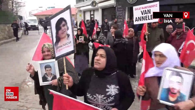 Van'da evlat nöbetine bir aile daha katıldı: Duyuyorsan geri dön