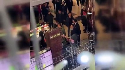 Görüntüler kayda geçti: Ünlü sunucu Armağan Çağlayan, AVM'yi birbirine kattı!