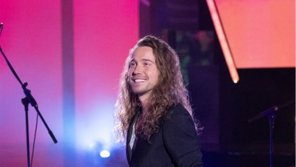 GALA VIDEO - "Je me suis mangé la poutre”: Julien Doré évoque sa blessure sur le tournage mouvementé de la série Panda