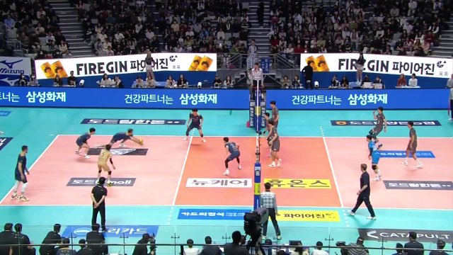 우리카드, 대한항공 잡고 선두 질주 / YTN