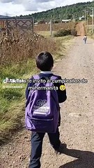 Profesora asiste a cumpleaños de la hermana de su alumno en un pueblo rural: "Fue al muy muy lejano"