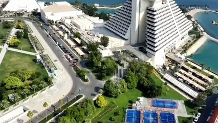 صورة تذكارية على هامش أبادة غزة