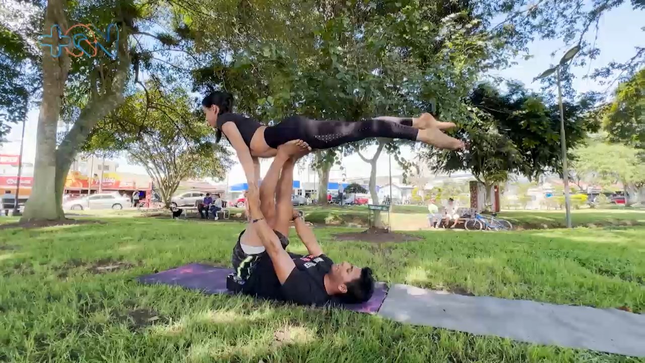 mqn-Acrobacias y yoga -051223