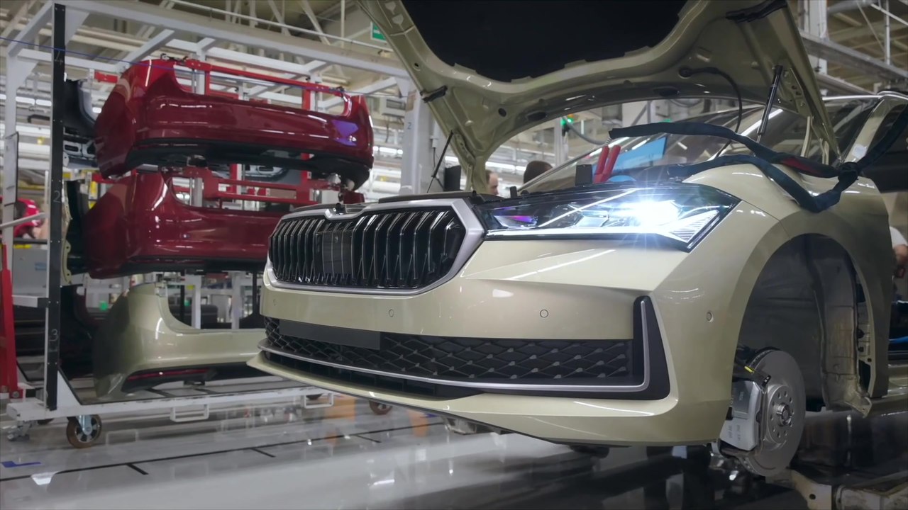 Škoda Auto beginnt mit der Serienfertigung des neuen Superb in Bratislava