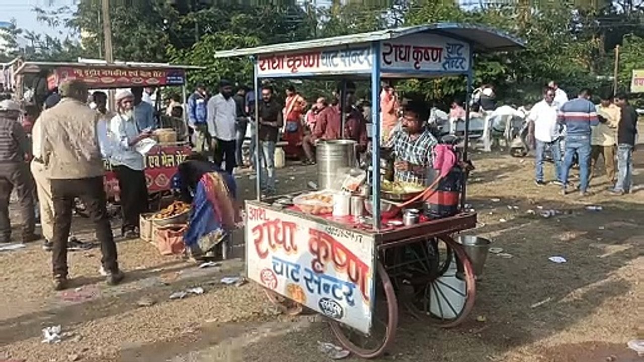 Video: मतगणना स्थल पर चाय-पकौड़ी का उठाया लुत्फ, मेले जैसा रहा माहौल