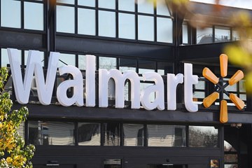 Los supermercados se lanzan a hacer series y venden los productos que salen