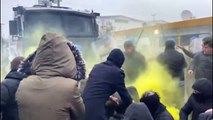Hakları için mücadele eden Özak Tekstil işçilerine jandarma saldırdı: 22 kişi gözaltına alındı