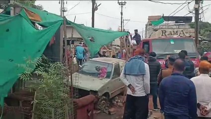 Bulldozer Action in CG : जारी है बुलडोजर कार्रवाई, 12 दुकानों को किया धराशाही, देखें वीडियो