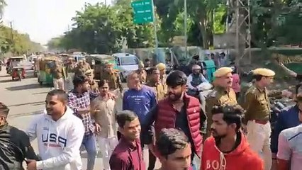 गोगामेड़ी हत्याकांड: मिलिट्री अस्पताल के सामने रोड जाम