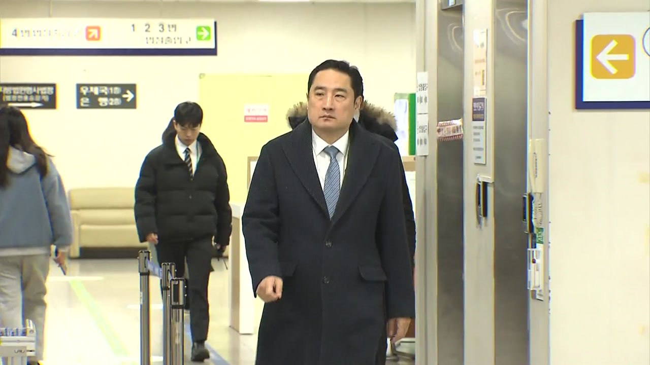 '도도맘 허위 고소 종용' 강용석, 1심 징역형 집행유예 선고 / YTN