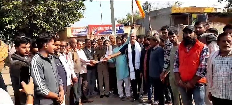 बाजार बंद: गोगामेडी हत्या के विरोध में जुलूस निकाला