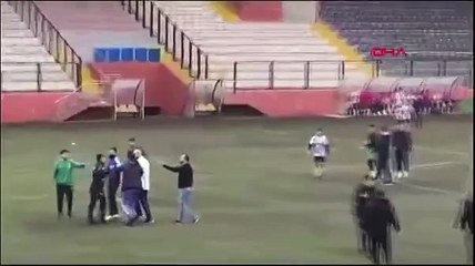 Yeşil Esenyurt Spor ve Kafkas Kartalları Spor mücadelesinde ortalık karıştı! Polis havaya ateş açtı