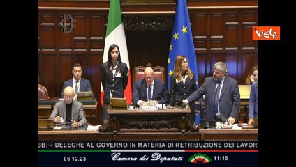 Salario minimo, ok dalla Camera. L'opposizione urla "Vergogna"