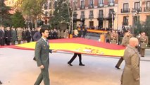 Armengol y Rollán presiden el izado de la bandera por el Día de la Constitución