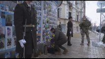 Zelensky depone fiori la giornata delle forze armate ucraine