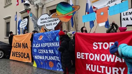 Kraków - protest artystów ze "składu solnego"