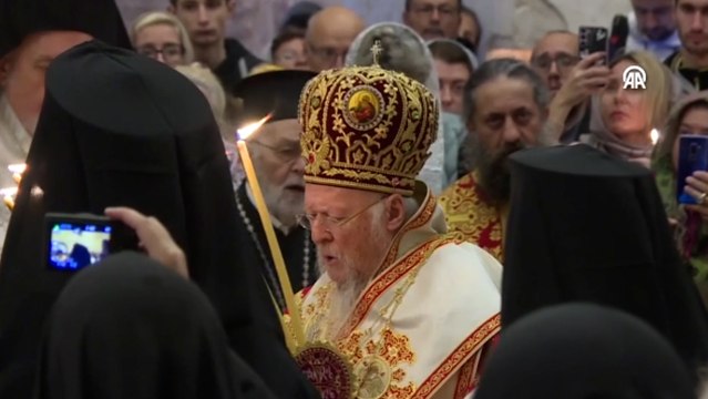 Fener Rum Patriği Bartholomeos Antalya'da Noel Baba ayinini yönetti