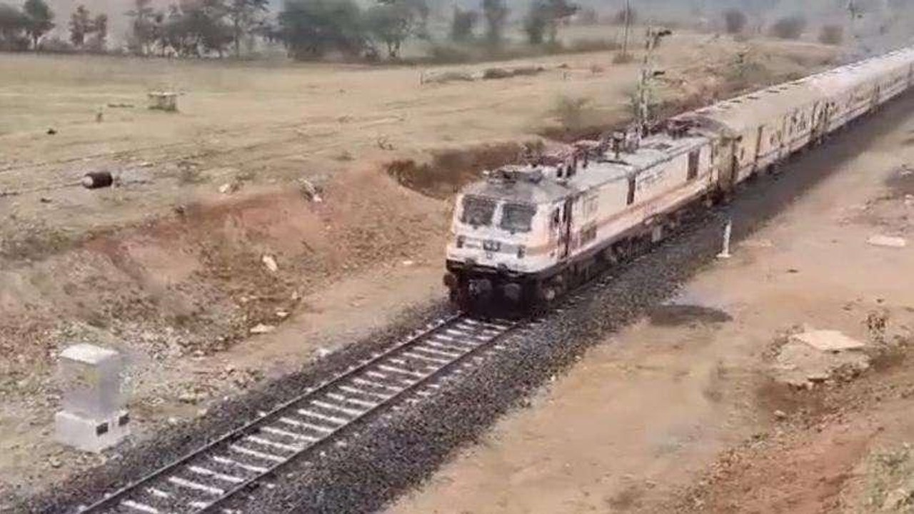 यात्रीगण ध्यान दे: रेलवे ने शुरू की यह सीधी रेल सेवा,जाने लाभ
